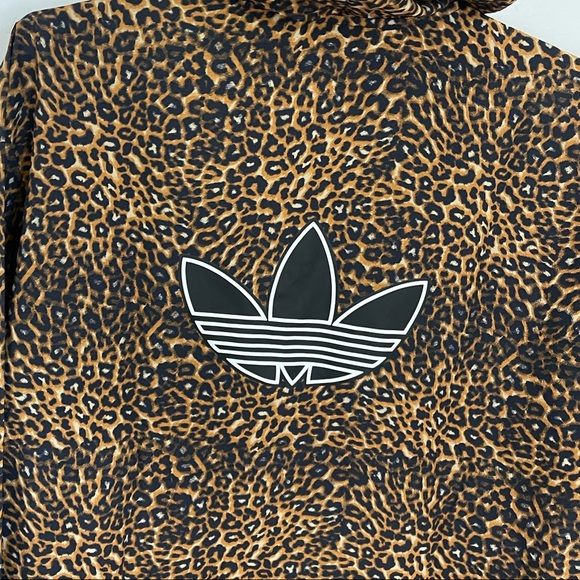 adidas Originals windbreaker jacket in leopard print size M NWT - Picture 12 of 13